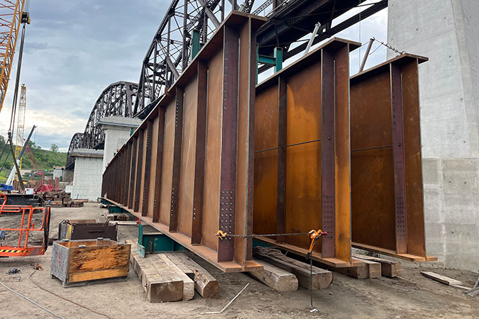 Assembling span 8 steel girders Assembling span 8 steel girders